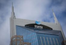 AT&T tem lucro ajustado de US$ 11,6 bi no 3º trimestre de 2024