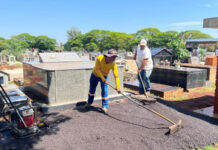 Cemitérios são preparados para do Dia de Finados