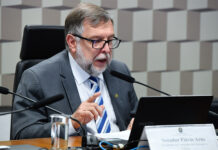 Vai à Câmara projeto que estende ensino obrigatório de Libras nas escolas