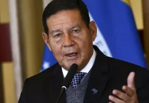 Mourão é citado em relatório da Polícia Federal sobre tentativa de golpe de Jair Bolsonaro