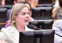 Gleisi apoia PEC que põe fim à jornada 6×1 e defende direitos dos trabalhadores: “PT é contra a exploração”