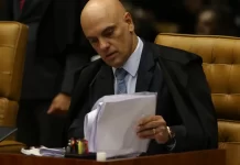 Moraes adia envio à PGR de relatório da PF com indiciamento de Bolsonaro