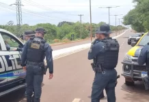 Sem água e sob calor de quase 40 graus, indígenas de Dourados seguem com bloqueio de rodovia