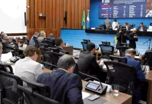 Deputados estaduais aprovam incorporação de benefício à Polícia Civil e outras sete propostas