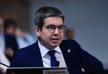 Antes críticos, líderes do governo agora silenciam sobre alta do dólar