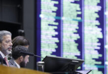 Câmara aprova texto de projeto com regras para emendas