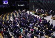 Projeto que revoga pontos ultrapassados da CLT é aprovado por comissão da Câmara dos Deputados