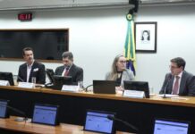 Debatedores divergem sobre efeitos da reforma tributária na compra de veículo por pessoa com deficiência