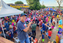 Dill oportuniza tarde mágica para milhares de crianças com brinquedos e bolo gigante