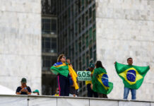 Governistas cobram punição para Bolsonaro; oposição fala em “meras ilações”