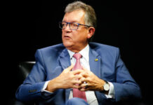 Petrobras negocia reduzir domínio no mercado de gás, diz senador