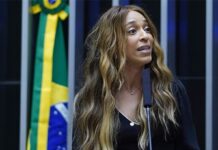 Proposta para encerrar jornada 6×1 tem 134 assinaturas; leia a lista