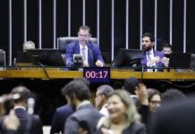 Sessão do Plenário é encerrada após explosões em frente ao STF