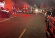 Menino de 2 anos brincava com irmão e outras crianças quando caiu em poço na casa da avó em Vicentina