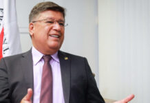 Carlos Viana será o líder do Podemos no Senado em 2025