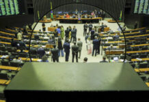 Decisão do STF sobre emendas atrasa urgências de cortes na Câmara