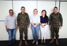 Presidente Liandra recebe representantes da 4ª Brigada de Cavalaria Mecanizada na Câmara de Dourados