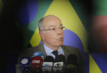 Brasil e EUA criam grupo para discutir deportação de brasileiros