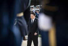 Coreia do Sul suspende análise de impeachment de presidente afastado