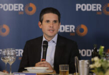 Deputados paulistas organizam jantar com Tarcísio para Hugo Motta