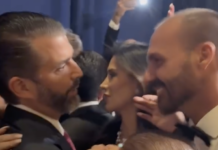 Eduardo Bolsonaro encontra filho de Trump em baile nos EUA