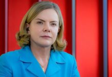 Gleisi diz que Trump, e não Lula, é quem está “perseguindo igrejas”