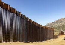 México diz que aceitará deportados após suposta recusa a voo dos EUA