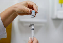 Ministério nega falta de vacinas contra dengue em SP