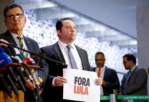 Pedido de impeachment contra Lula alcança 106 assinaturas, diz deputado