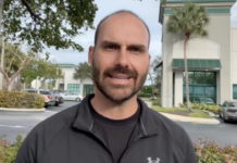 Veto à ida de Bolsonaro aos EUA é um ato político, diz Eduardo