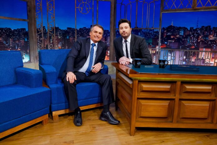 Bolsonaro abraça ministros para livrar filho da cadeia, diz Gentili_67a7f647760c1.jpeg