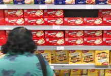 Brasileiros compram menos no supermercado diante da alta dos preços