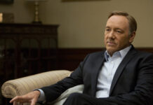 Guy Pearce diz que foi alvo de Kevin Spacey, que rebate: “Cresça”