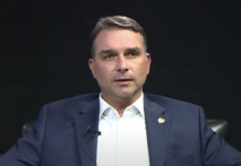 Povo quer tirar Lula e ter Bolsonaro de volta, diz Flávio