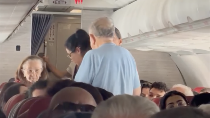Prefeita de Cascavel presta socorro a duas passageiras durante voo_67afdecc3ea6e.png