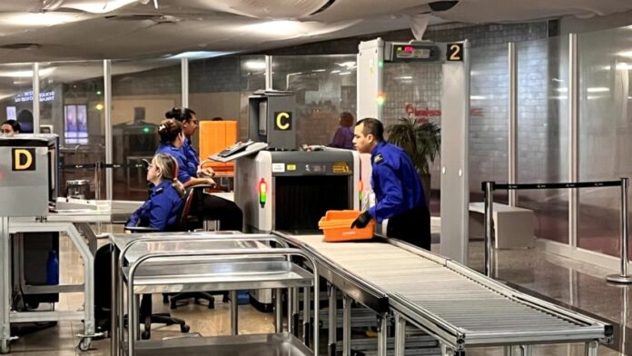 Projeto obriga aeroportos a guardar itens descartados no raio-X_67b087b72b1b5.jpeg