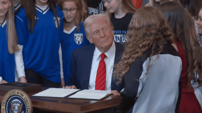 Trump diz que encontrará rombo bilionário na Educação e Defesa_67a94771c19fc.png