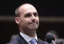 Eduardo Bolsonaro e sócio encerraram duas empresas nos EUA no mesmo dia