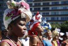 70% dos lares chefiados por mulheres negras são de baixa renda