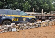 PRF apreende 198 kg de cocaína e 156 kg de maconha em compartimento oculto de caminhão