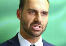 Abraji condena post de Eduardo Bolsonaro contra jornalista