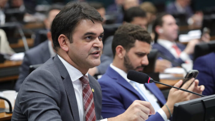 Anistia deve ser debatida no Congresso e não na rua, diz deputado do PT_67da0e4ae10b2.jpeg