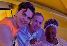 Barroso assiste ao Desfile das Campeãs no Rio