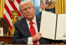 Bolsas dos EUA fecham em queda com anúncio de tarifas de Trump