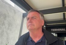 Bolsonaro critica andamento de denúncia por golpe: “Velocidade da luz”