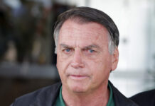 Bolsonaro diz que STF muda entendimentos com “objetivo político”