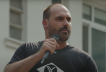 Eduardo Bolsonaro chama diretor de “Ainda Estou Aqui” de “psicopata”