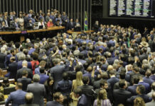 Estados que podem perder vagas na Câmara receberam R$ 1 bi em emendas