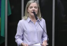 Gleisi critica fala de Bolsonaro e comemora avanço do PIB