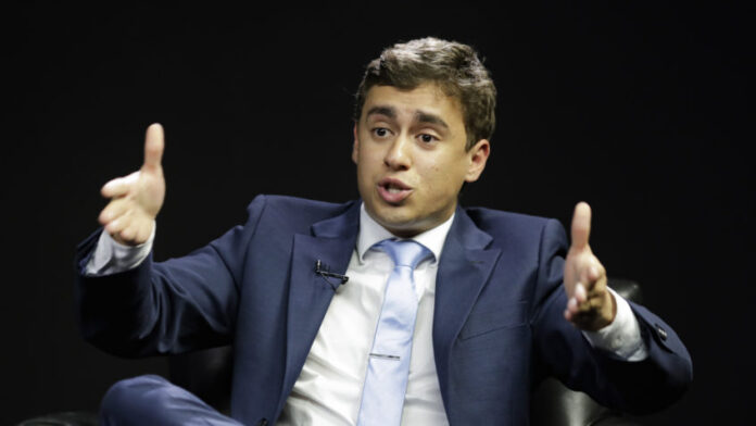 Oposição critica Moraes por condenar mulher que pichou estátua_67de02d759470.jpeg